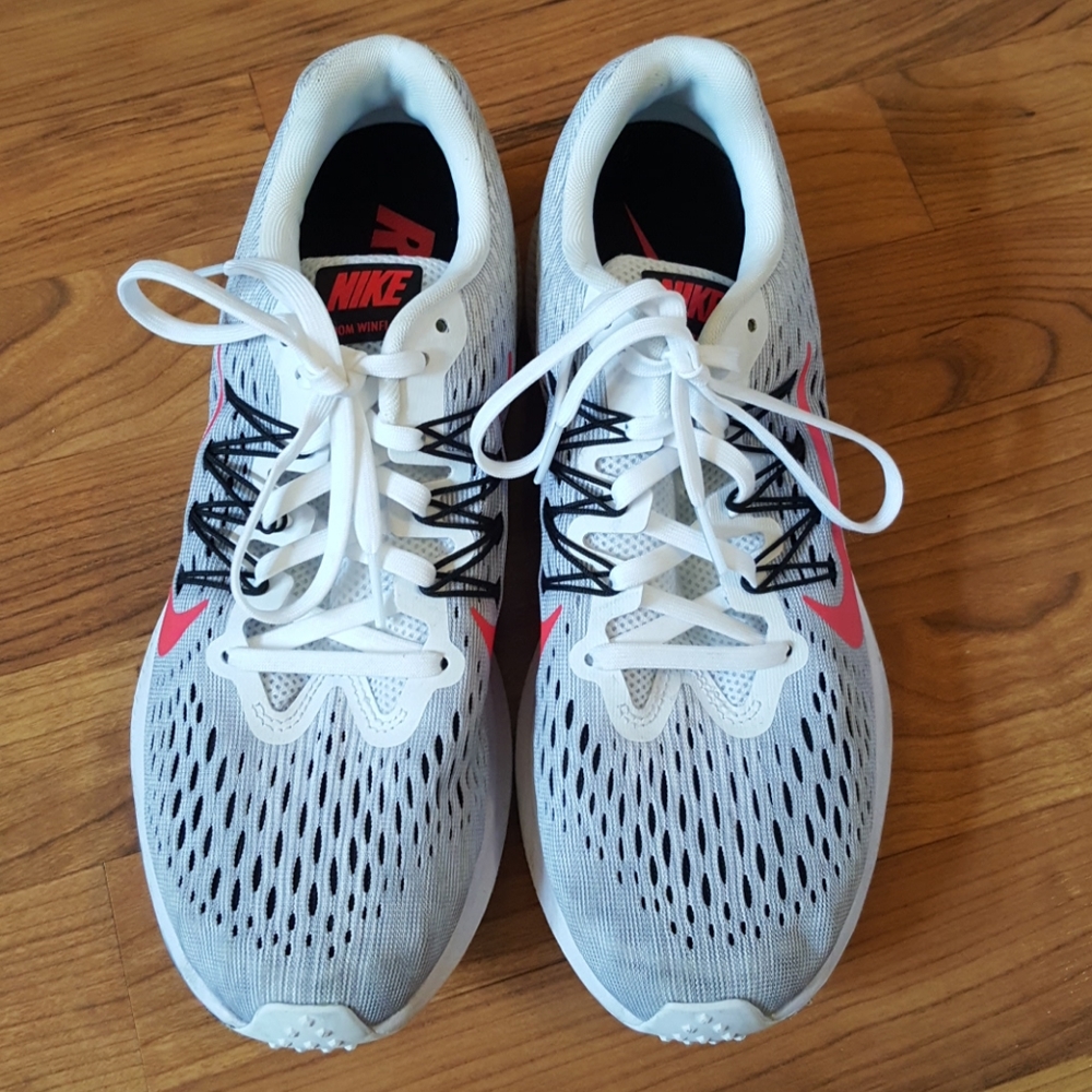 Nike Men's ZoonWindflo 5 size 8